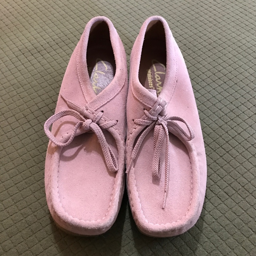 Size 10 Light Pink Clarks Wallabees