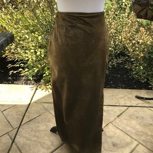 J. Peterman Straight Skirt in Sage 100% Pig Skin J. Peterman Straight Skirt in Sage 100% Pig Skin