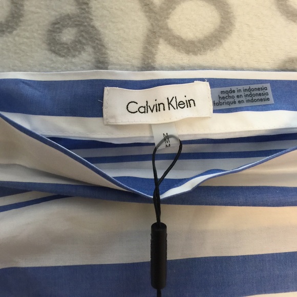 Calvin Klein off the shoulder blouse - Picture 4 of 4