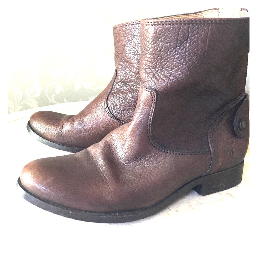 FRYE Button Tab/Back zip short boots Size 6.5 M