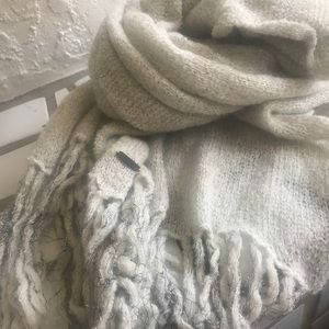 Cozy oversized Billabong scarf