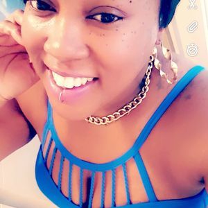 Meet your Posher, Dominique