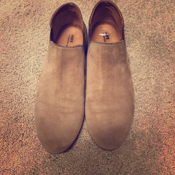Reduced Hope Booties size 6 - Picture 1 of 5