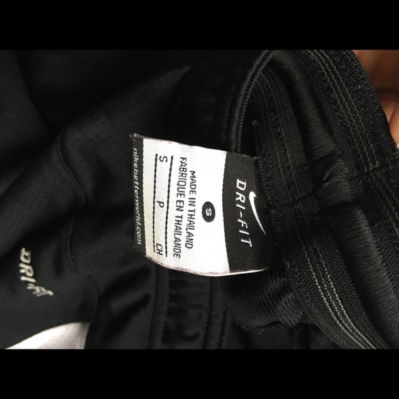 nike shorts - Picture 3 of 3