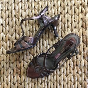 Naturalizer Bronze/copper colored heal