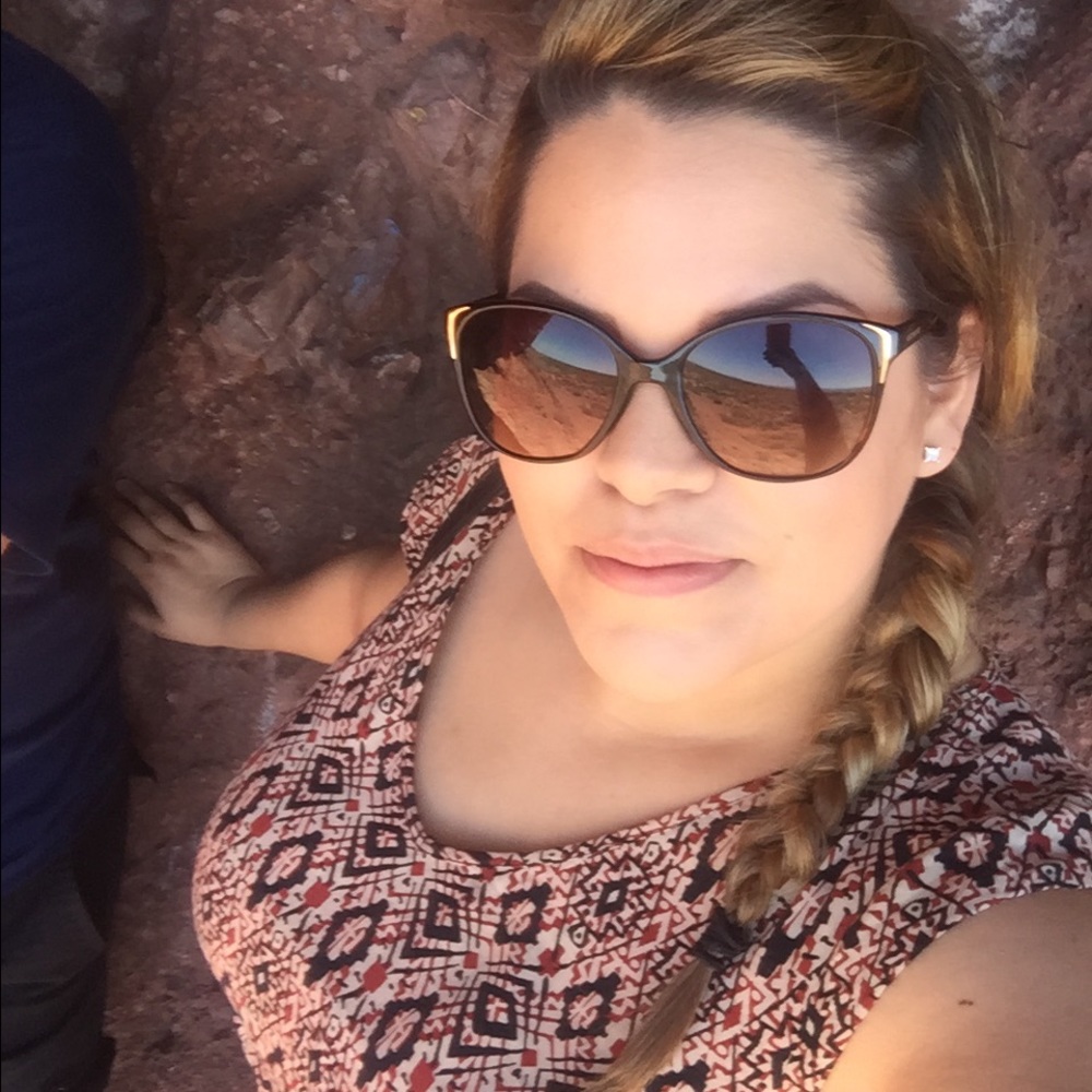 Meet your Posher, Karina