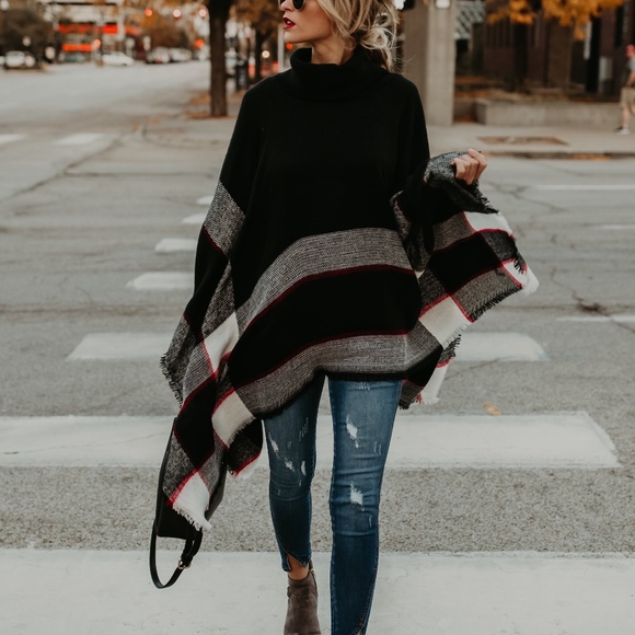 CHARLESTON Poncho - BLACK - Picture 3 of 8