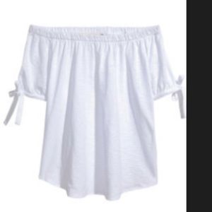 🌬White off the shoulder top🌬