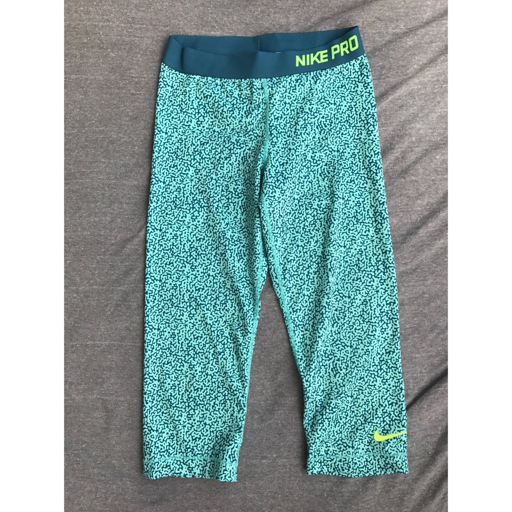 Nike Pro Crop Leggings