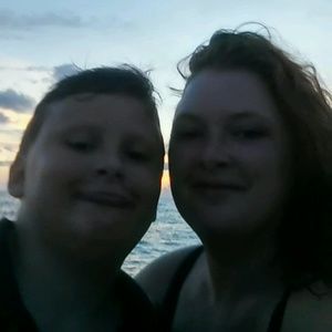 Meet your Posher, Hayley