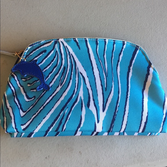 Estee Lauder Handbags - Makeup bag