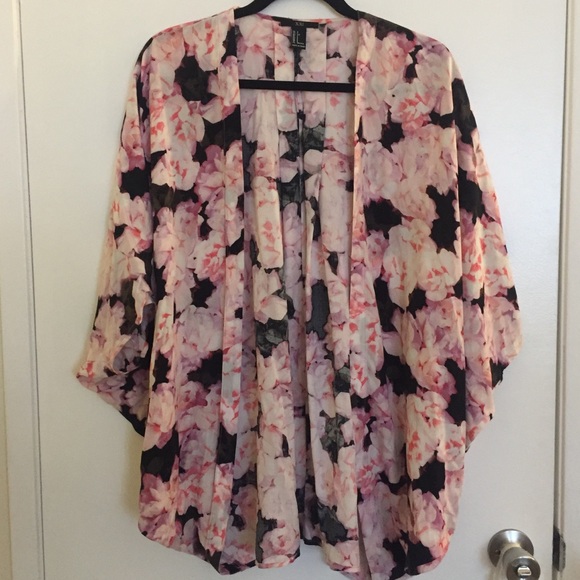 Forever 21 Jackets & Blazers - F21- Floral Kimono