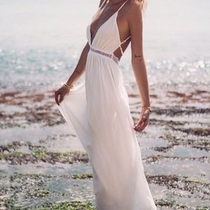 SABO SKIRT White Backless Dress (SM/Never worn)