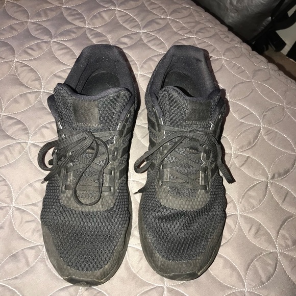 Adidas Running shoe - Picture 2 of 3