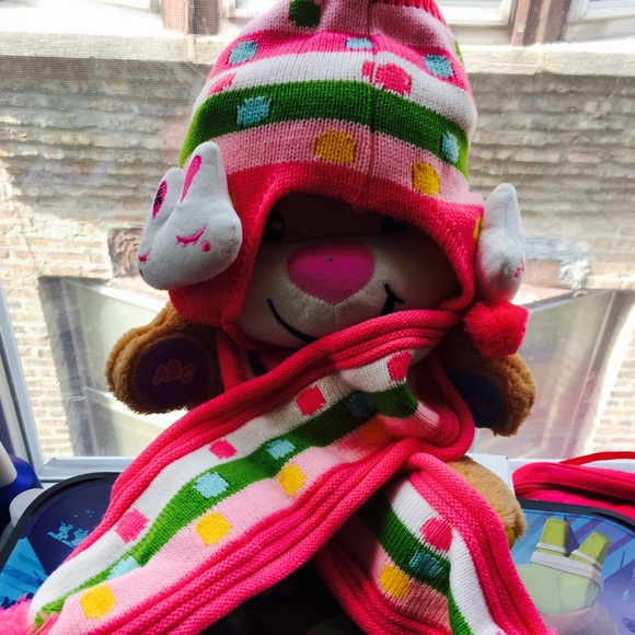 Hats pink a. Color and will ship ! ! - Picture 1 of 2