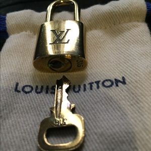 LV lock & key with dustbag #316