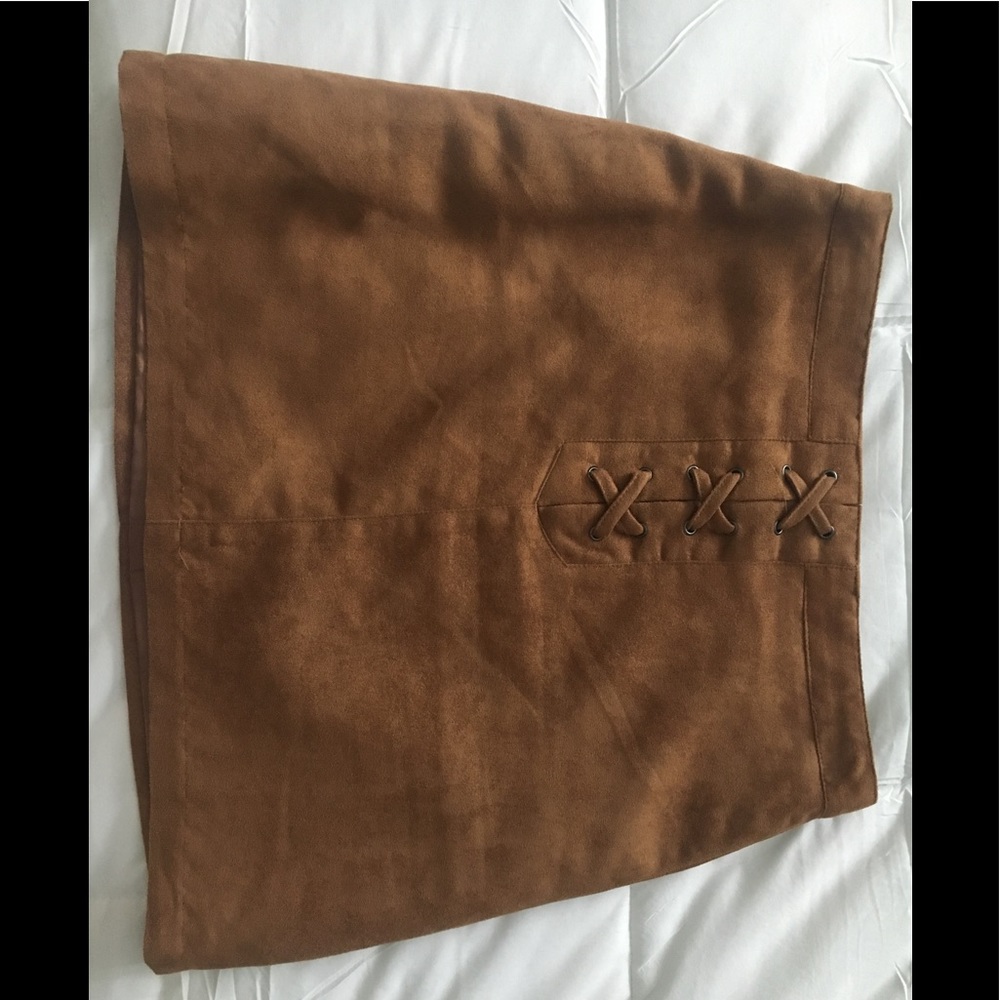 BCBGENERATION SUEDE SKIRT SIZE 4