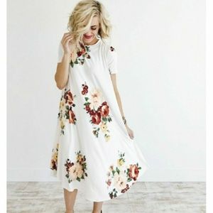 🌹ROOLEE FALLING FOR YOU COMFY FLORAL DRESS🌹