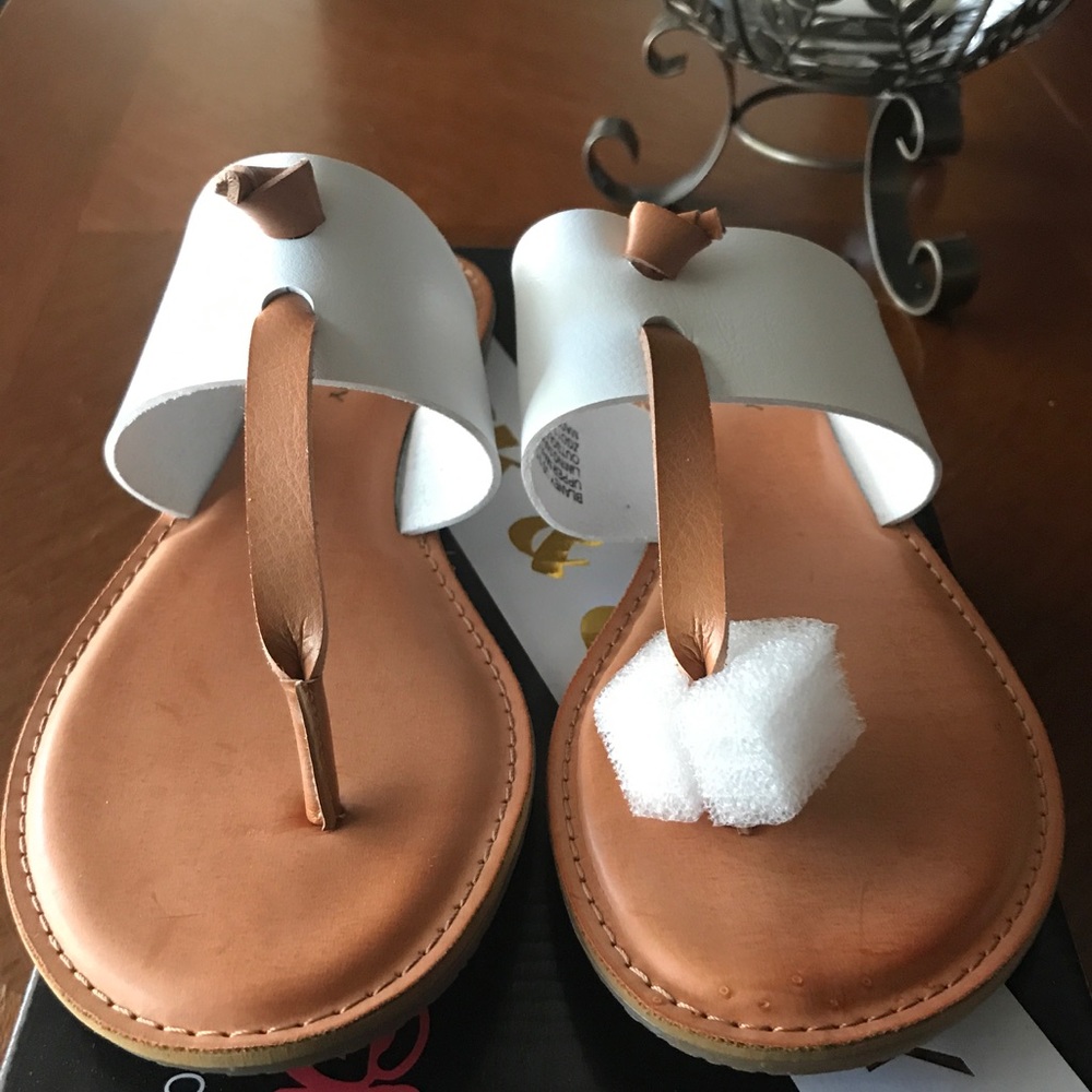 Rock and Candy Blaney white sandals