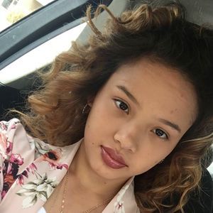 Meet your Posher, Alexandra