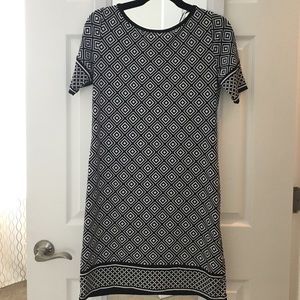 Short sleeve black and white print MK dress!