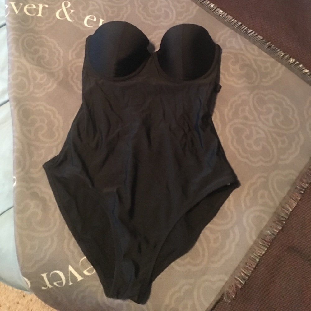 Old navy black swimsuit