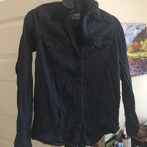 Long sleeved denim Gap shirt