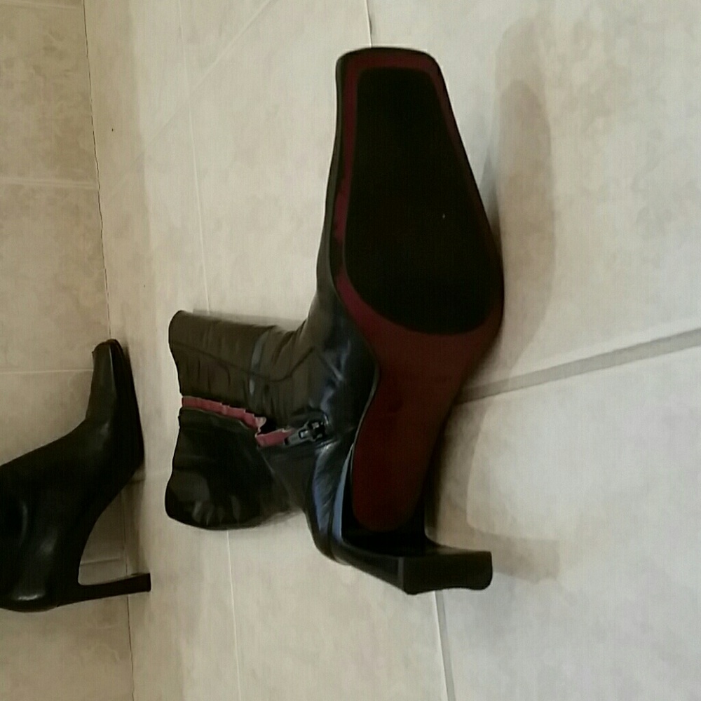 Boots - Picture 5 of 6