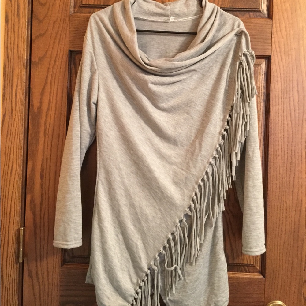 Cross body long sleeve with fringe