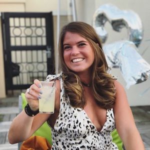 Meet your Posher, Claire