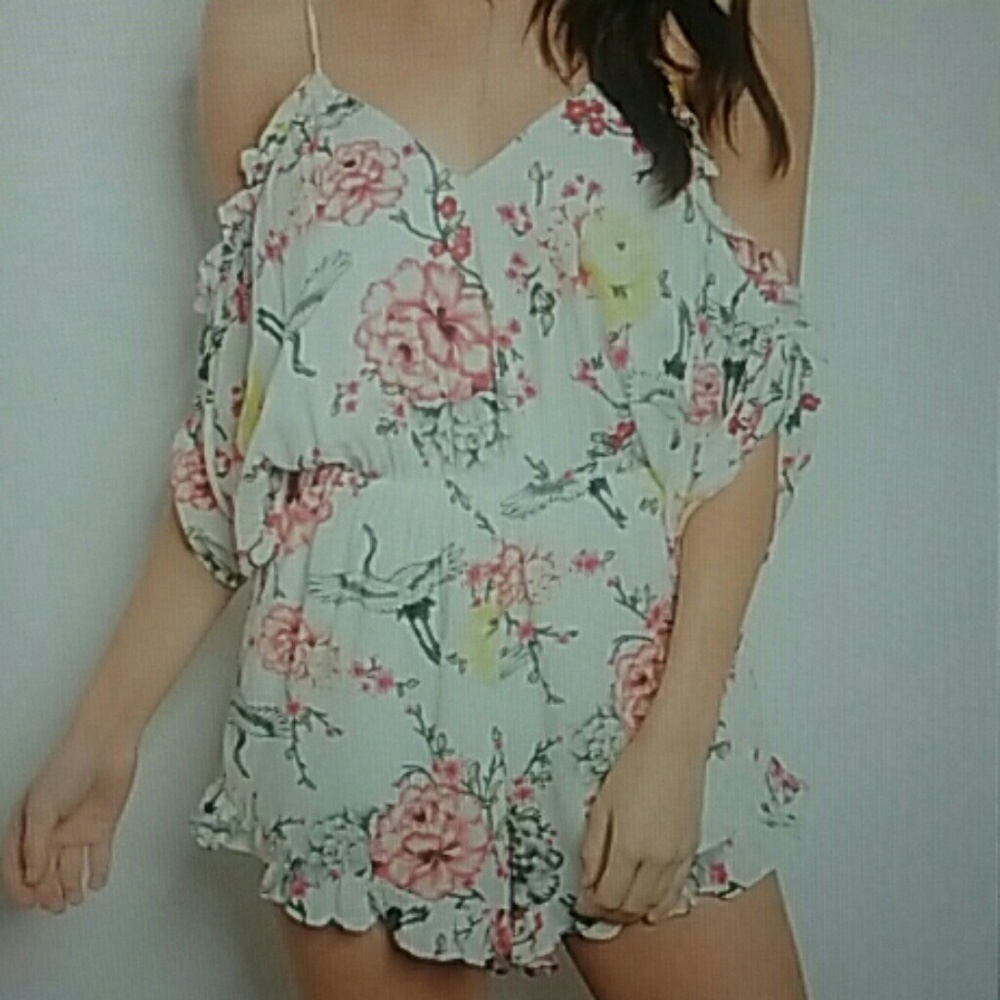 COLD SHOULDER FLORAL ROMPER