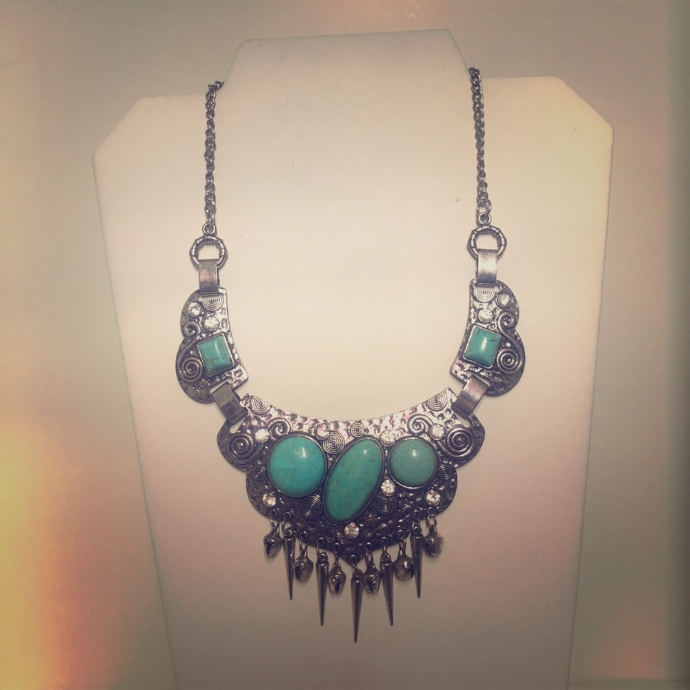 Aquamarine gem necklace