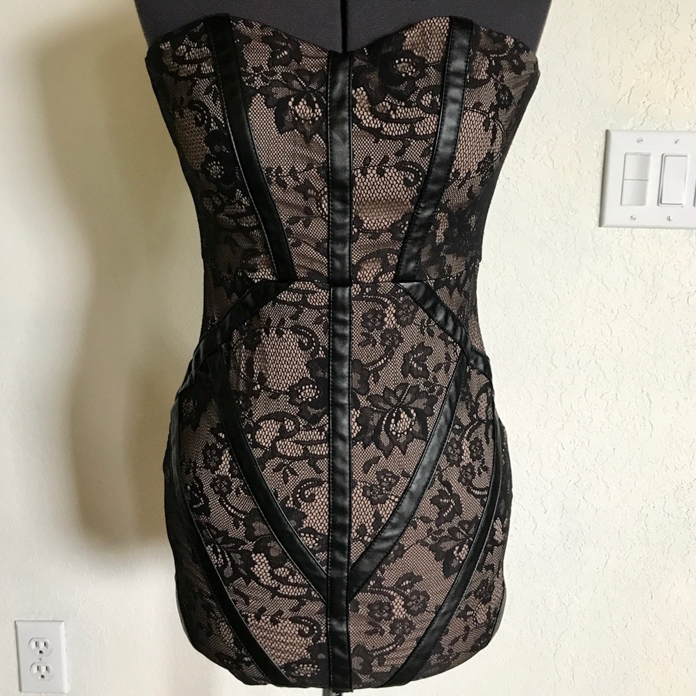 Sexy NWOT 2b Bebe Lace and Faux Leather dress- XS