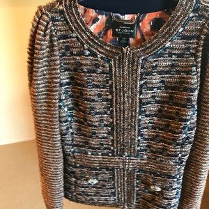Sale!! St John glamour knit suit.
