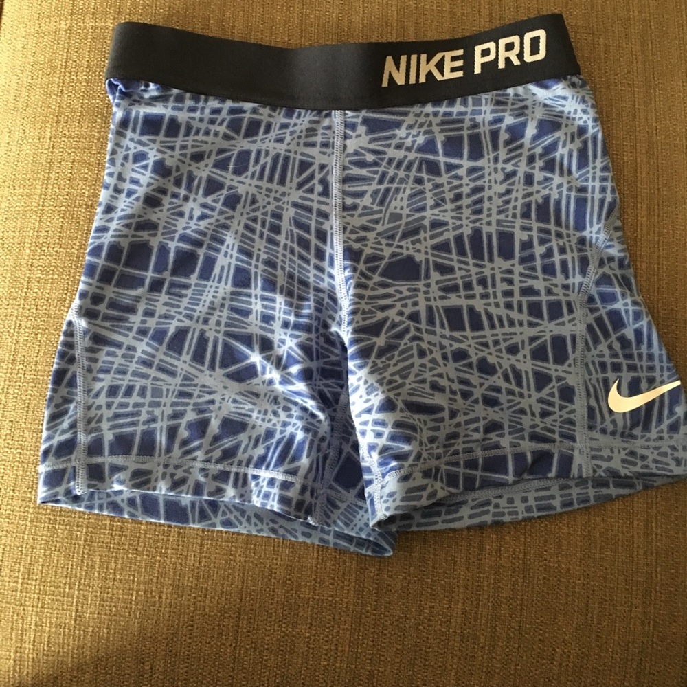 Girls Nike pro shorts