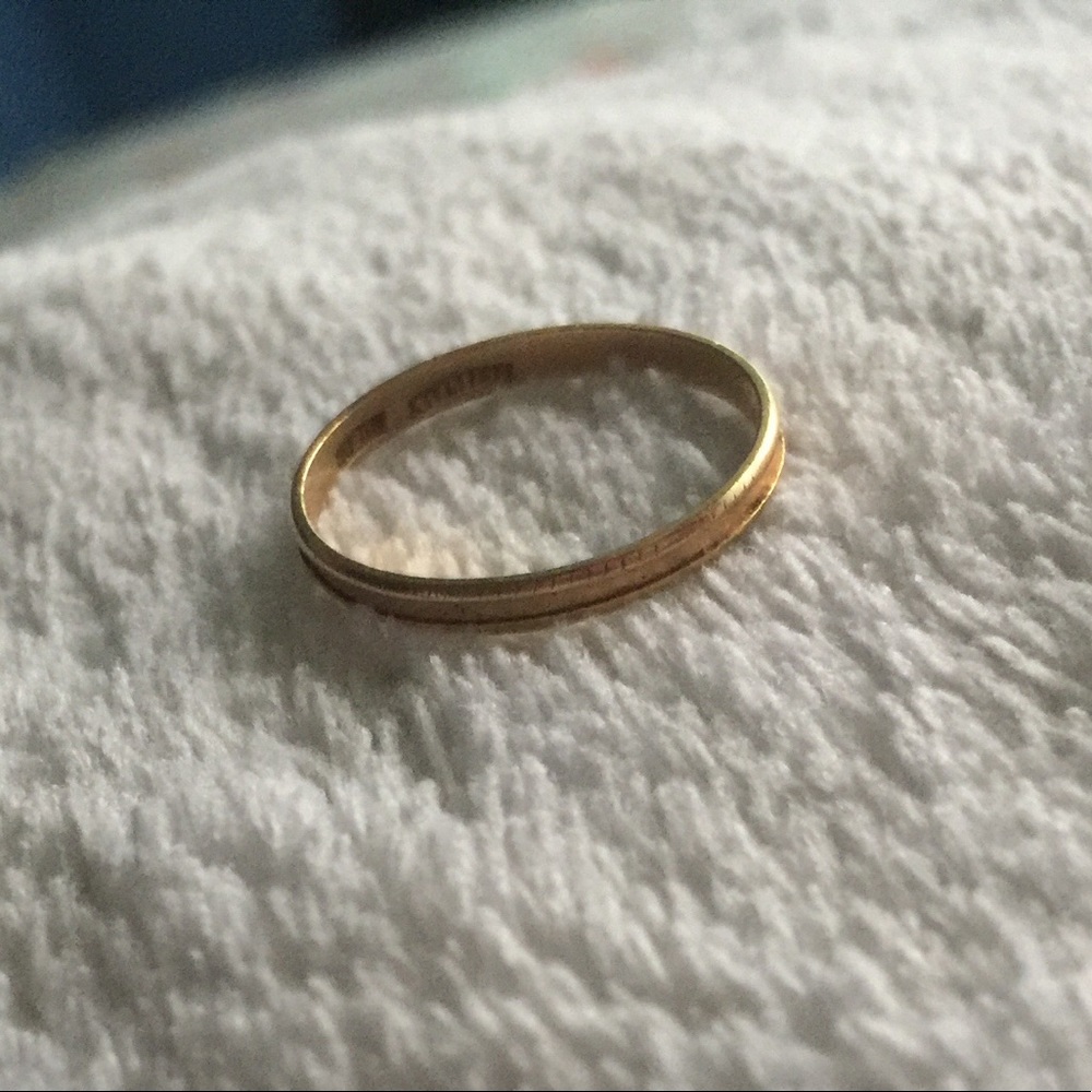 Small 14k gold ring