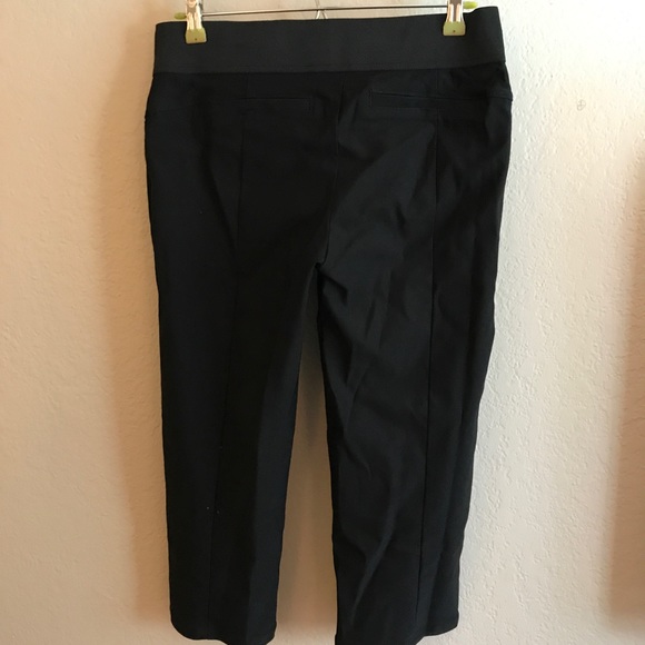 🎉 CCO Sale ⚡️Vera wang pull on work capris - Picture 3 of 4