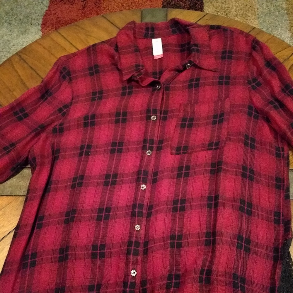 EUC XXL button down red/black plaid NoBo