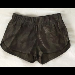💥🔥Never worn. Rails lamb skin leather shorts