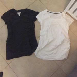 Set of two maternity t shirts