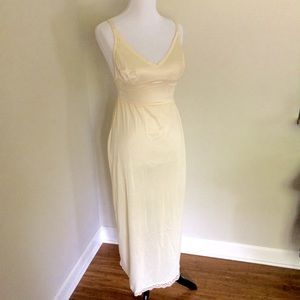 Vintage Sears Roebuck ivory full length slip Vintage Sears Roebuck ivory full length slip