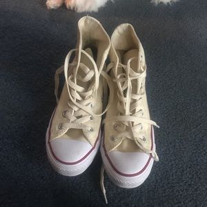 Off white womens 7 converse all stars