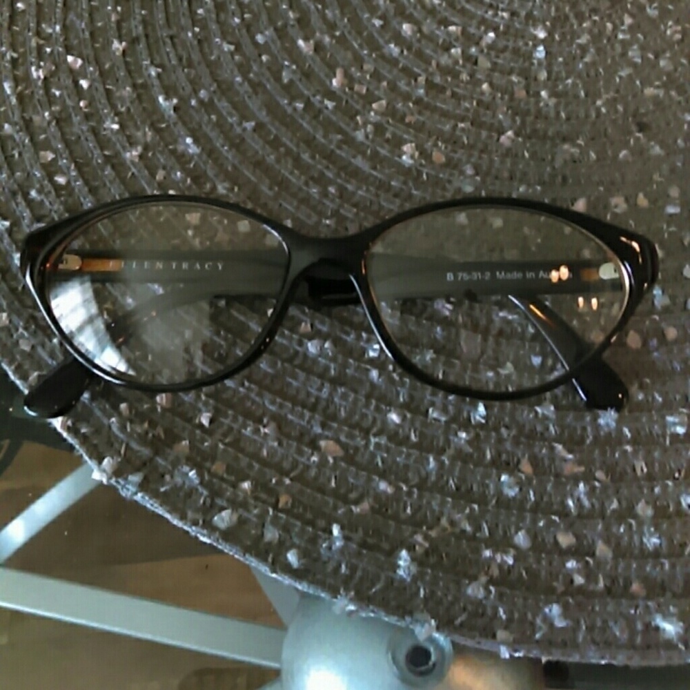 Stylish Ellen Tracy Glasses