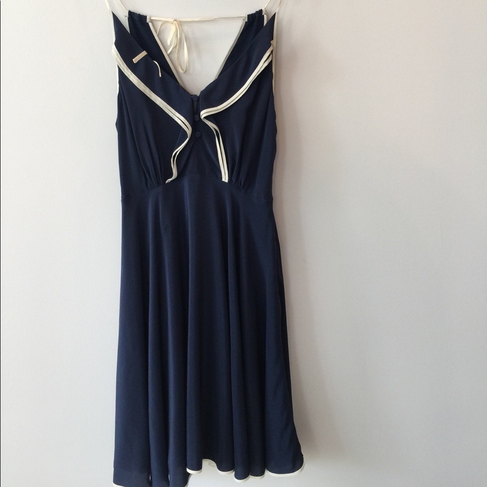 Navy and Cream. Vintage 👀 Think USO Dance.