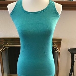NWOT Lululemon Run Swiftly Tank, Size 4, Green