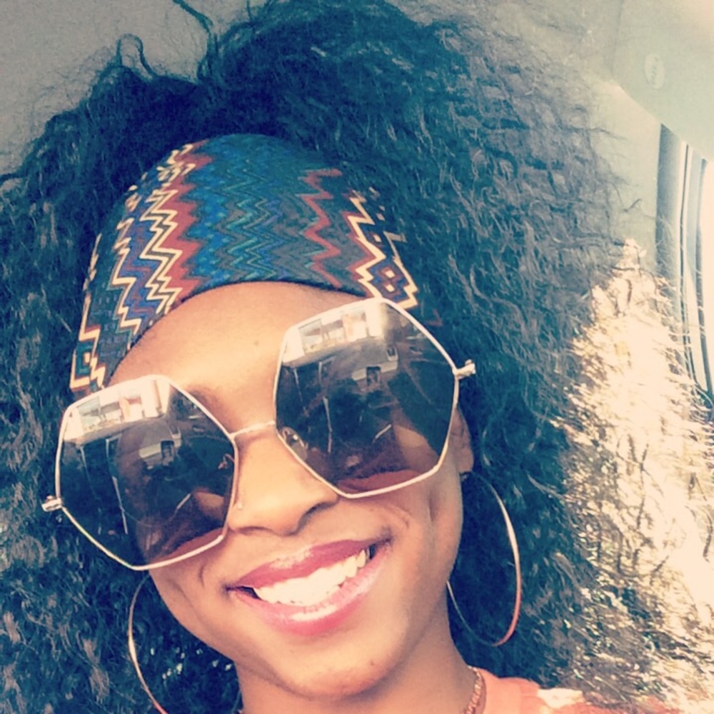 Meet your Posher, Ausia