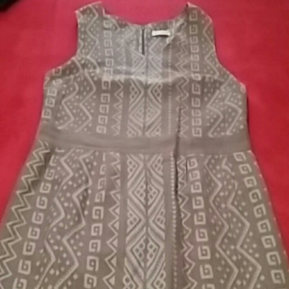 Avenue Sleeveless dress. Size 18-20.