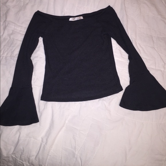 Boutique bell sleeve top - Picture 1 of 1
