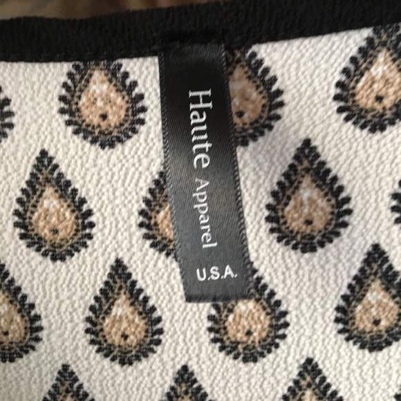 Pretty Tunic in Neutral Tones - Picture 2 of 5