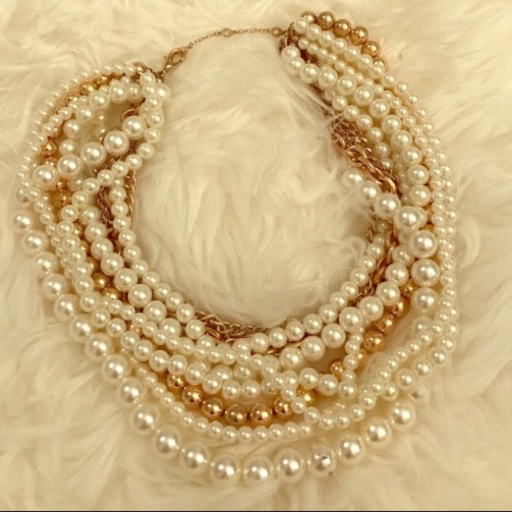 Like new Bauble Bar statement necklace